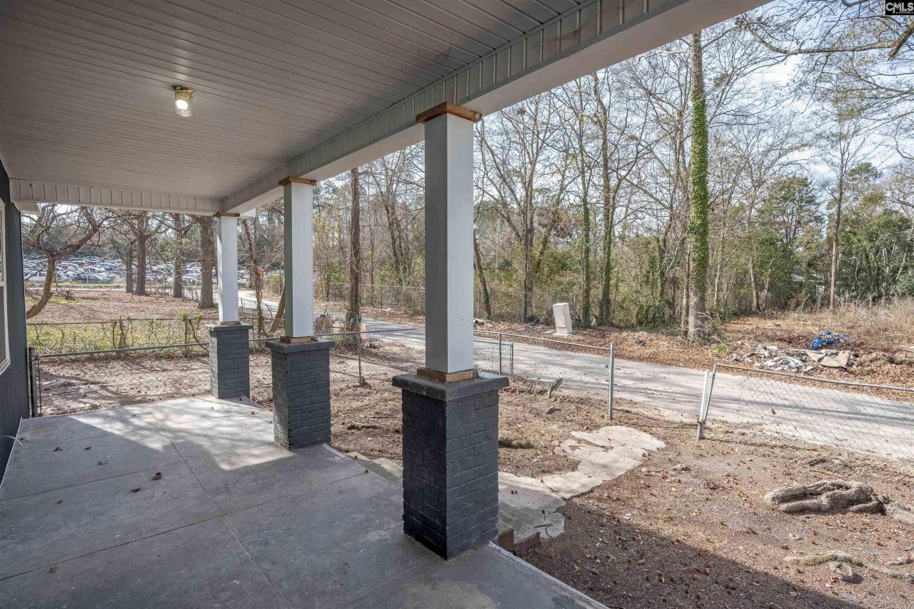 2714 Brady Street Photo 4