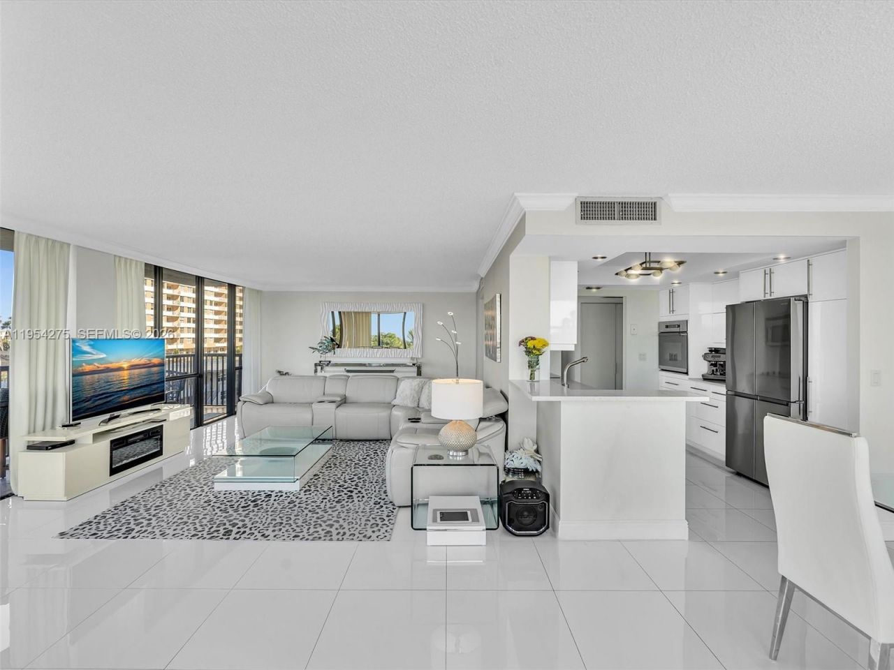 2017 S Ocean Dr, Unit 409, Hallandale Beach, FL 33009 Photo