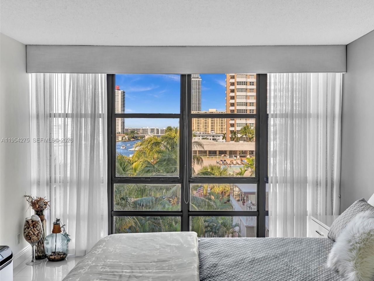 2017 S Ocean Dr, Unit 409, Hallandale Beach, FL 33009 Photo