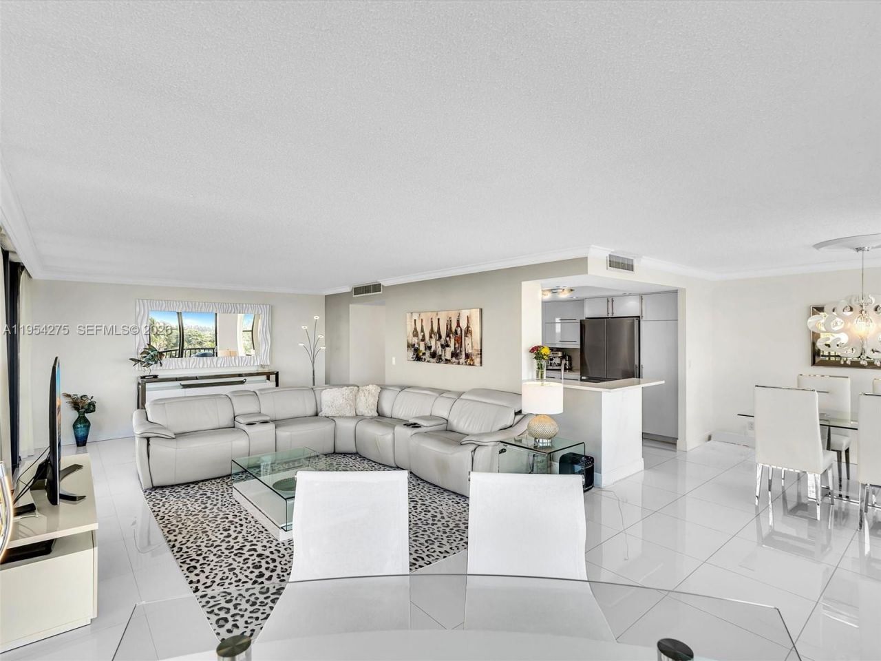 2017 S Ocean Dr, Unit 409, Hallandale Beach, FL 33009 Photo