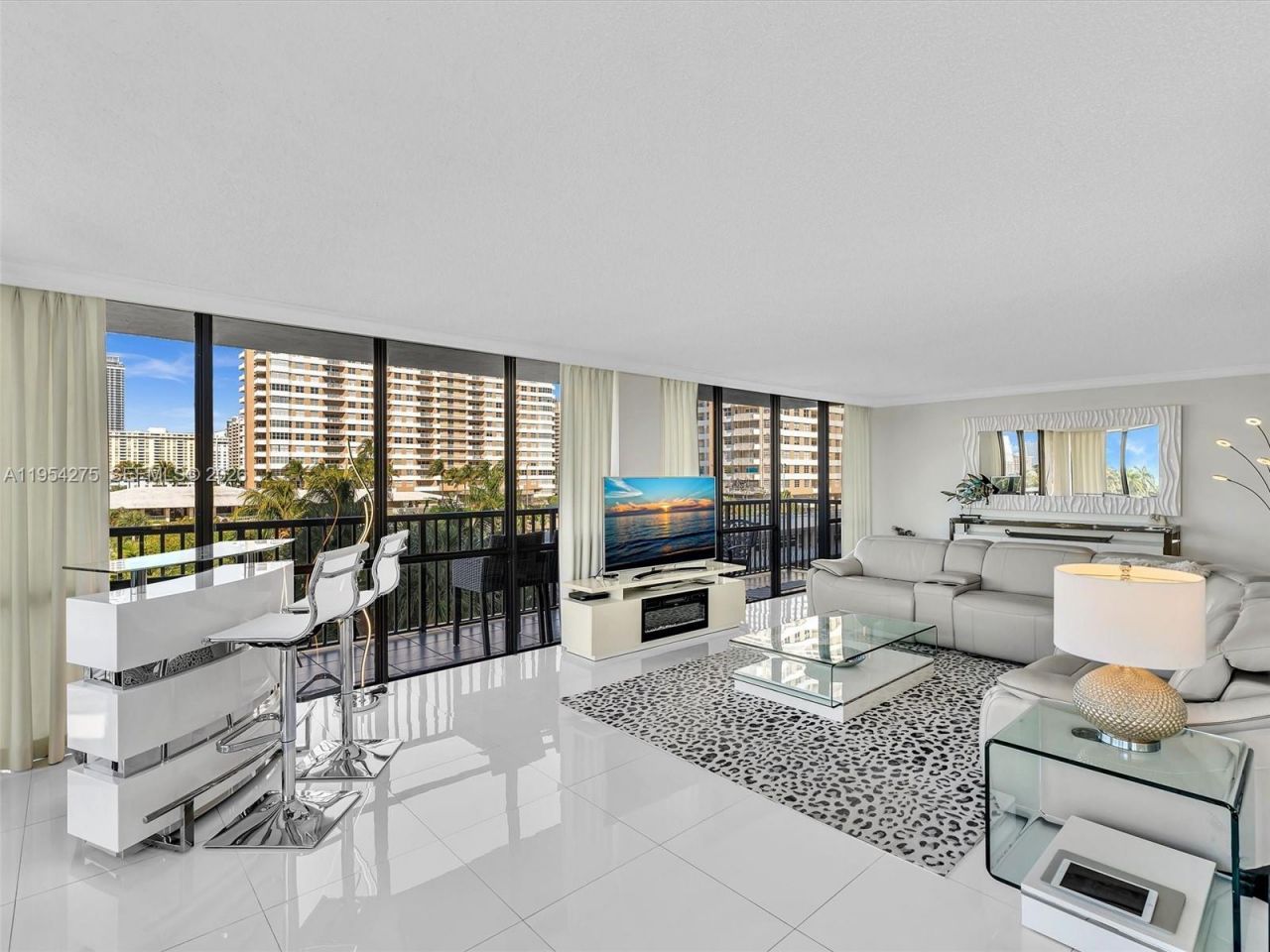 2017 S Ocean Dr, Unit 409, Hallandale Beach, FL 33009 Photo