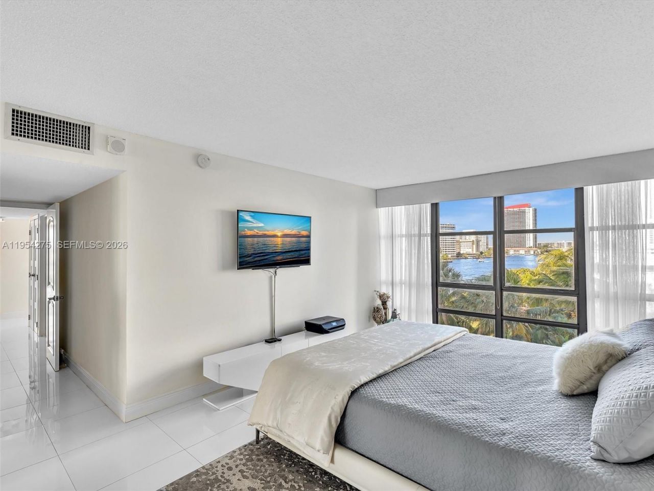 2017 S Ocean Dr, Unit 409, Hallandale Beach, FL 33009 Photo