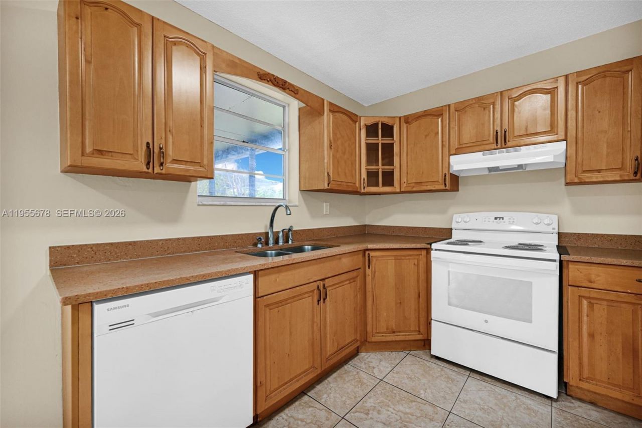 11812 NE 14th Ave, Miami, FL 33161 Photo