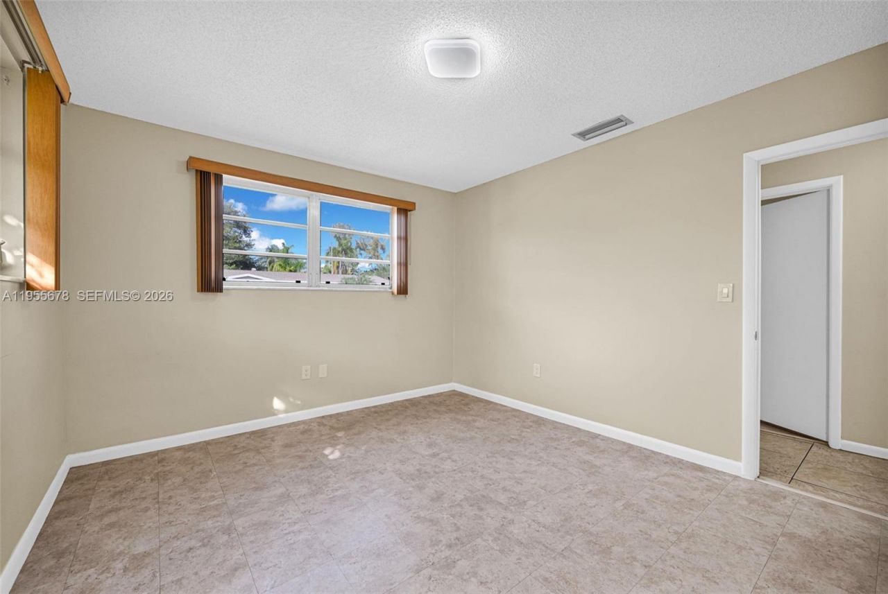 11812 NE 14th Ave, Miami, FL 33161 Photo