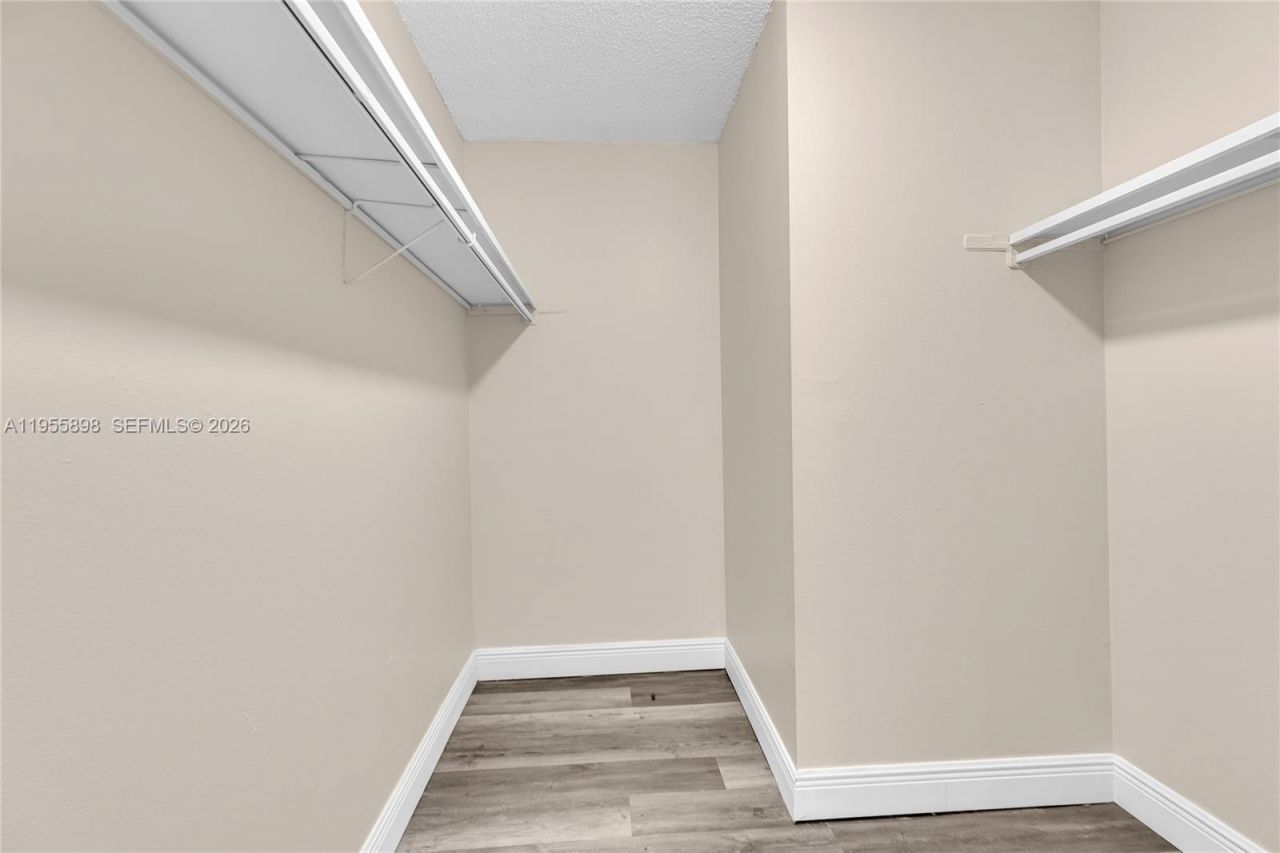 17901 NW 68th Ave, Unit T206, Hialeah, FL 33015 Photo