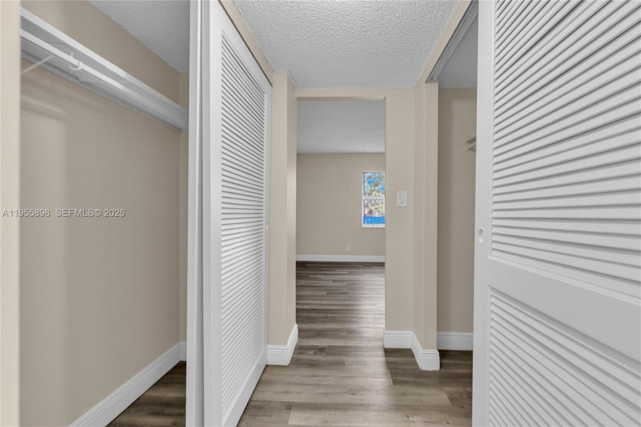 17901 NW 68th Ave, Unit T206, Hialeah, FL 33015 Photo