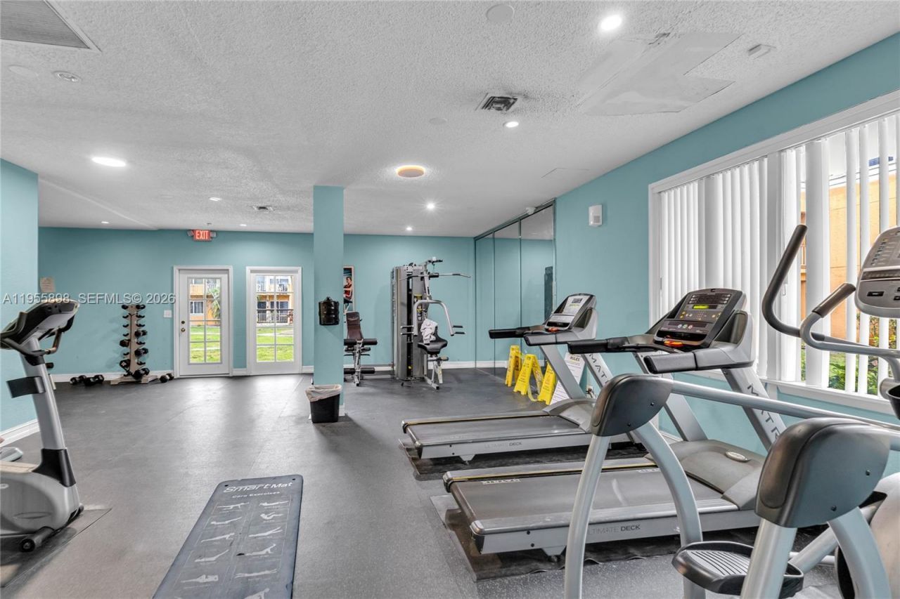 17901 NW 68th Ave, Unit T206, Hialeah, FL 33015 Photo