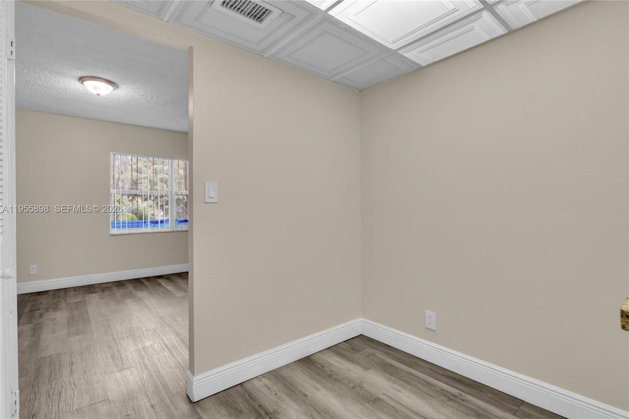 17901 NW 68th Ave, Unit T206, Hialeah, FL 33015 Photo
