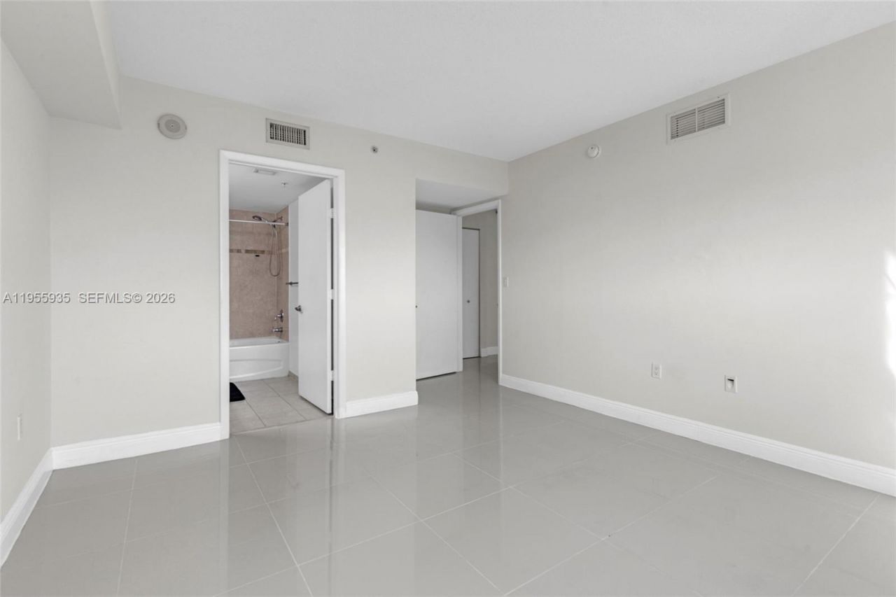 1861 NW S River Dr, Unit 2209, Miami, FL 33125 Photo