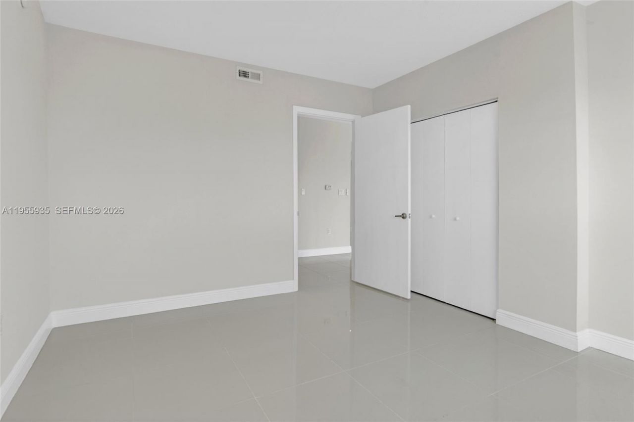 1861 NW S River Dr, Unit 2209, Miami, FL 33125 Photo