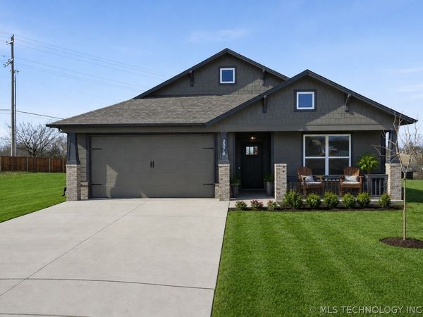2076 W Berkeley Street, Broken Arrow, OK 74012