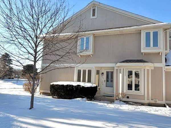 340 Redwing Drive, Deerfield, IL 60015