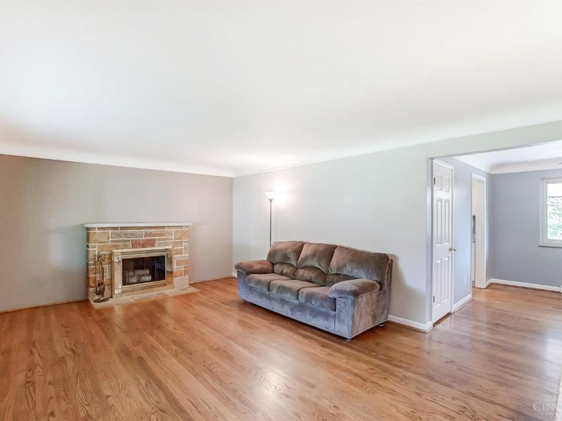 7218 Longfield Drive, Cincinnati, OH 45243 Photo 3