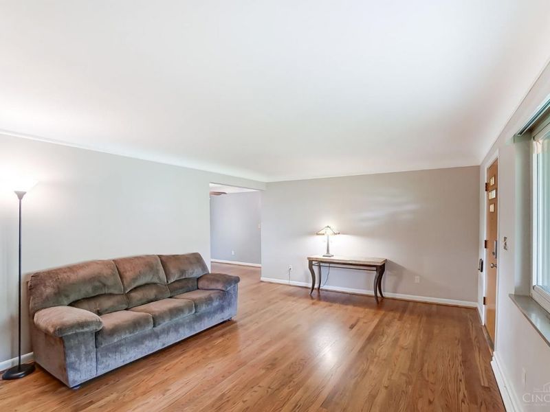 7218 Longfield Drive, Cincinnati, OH 45243 Photo 4