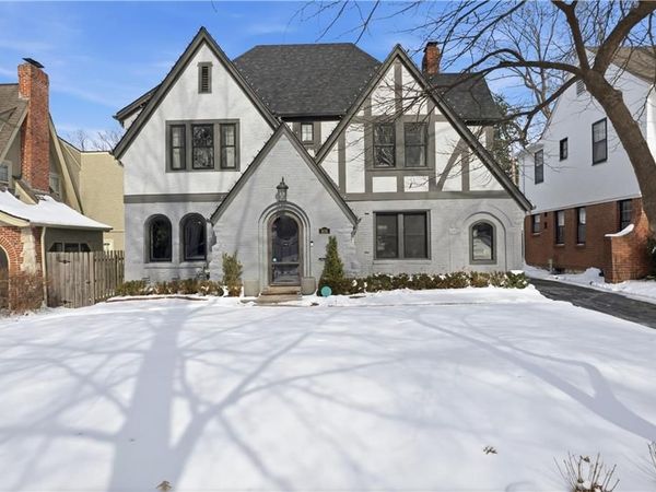 808 W Gregory Boulevard, Kansas City, MO 64113