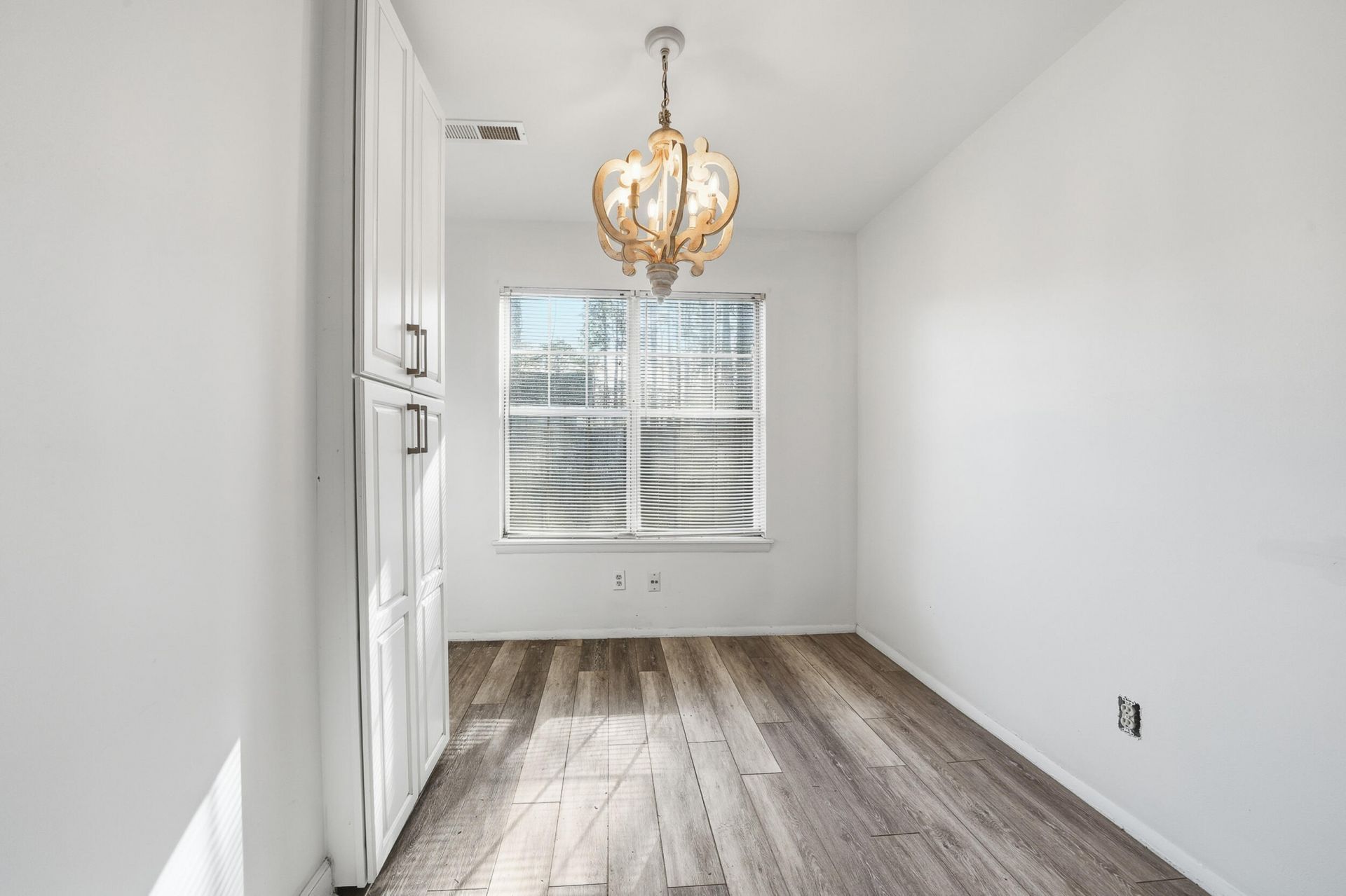 203 Weber Road Photo 11