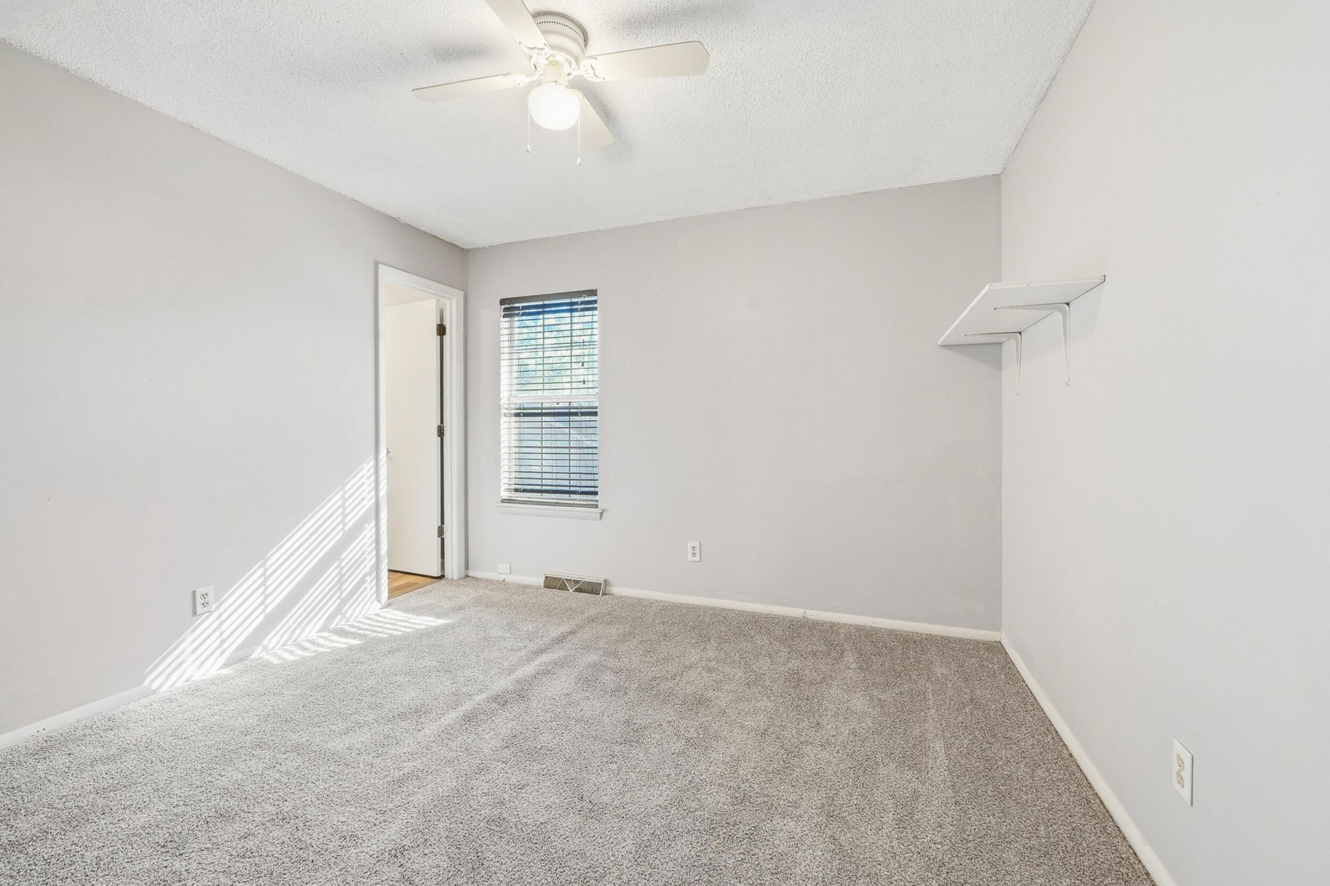203 Weber Road Photo 25
