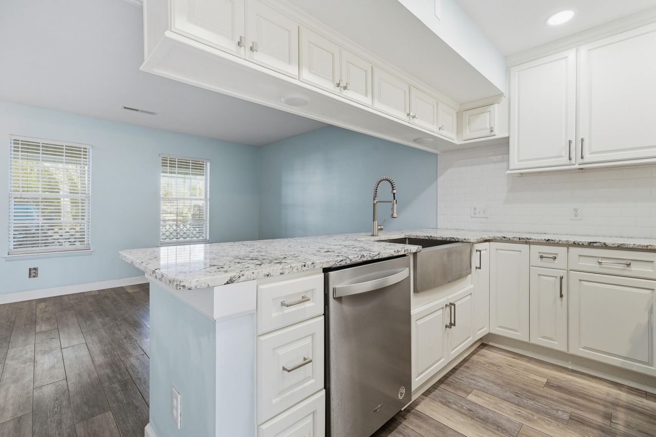 203 Weber Road Photo 9