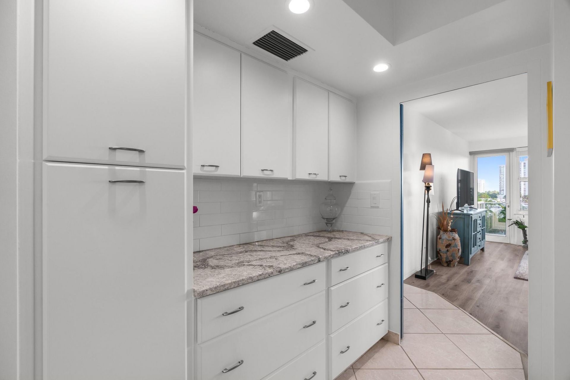 3333 NE 34th Street, Unit 522, Fort Lauderdale, FL 33308 Photo