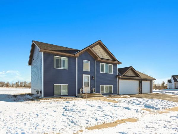 1011 Waters Edge Circle, Avon, MN 56310