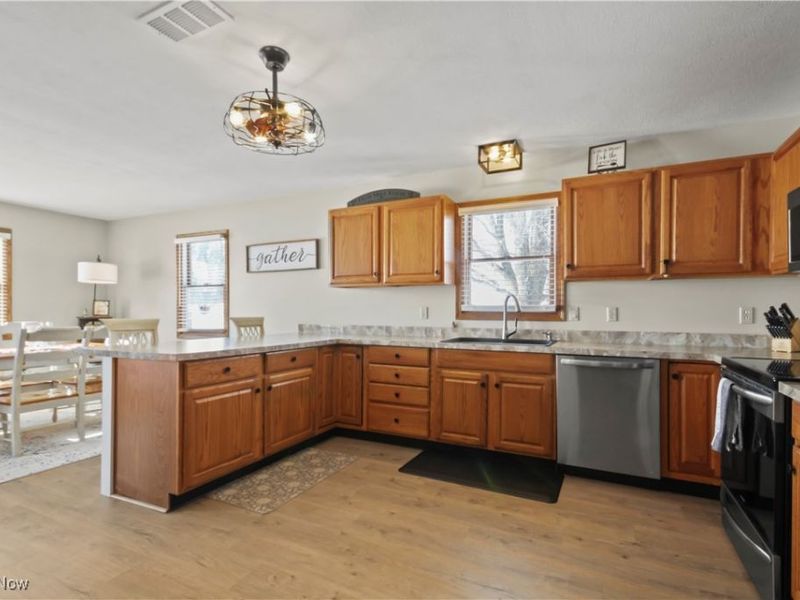 28196 Hartley Road, Beloit, OH 44609 Photo 6