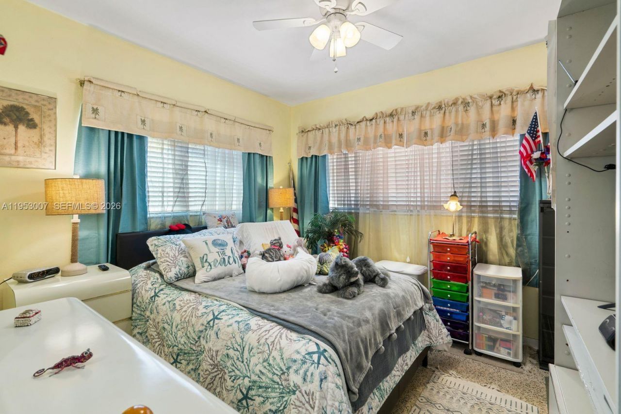 5770 NW 111th St, Hialeah, FL 33012 Photo