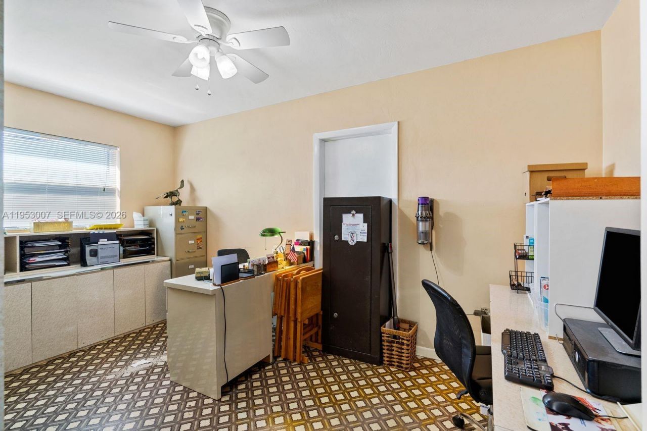 5770 NW 111th St, Hialeah, FL 33012 Photo