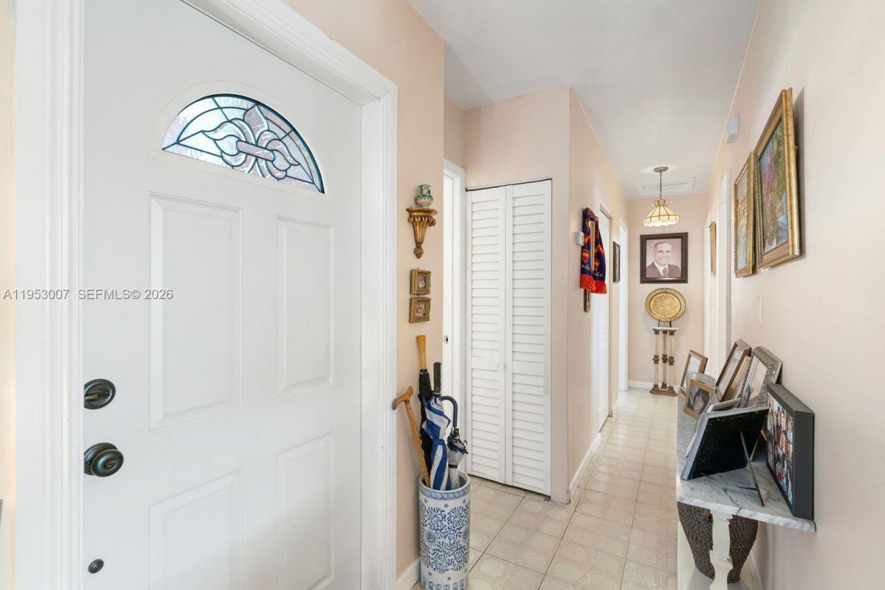 5770 NW 111th St, Hialeah, FL 33012 Photo