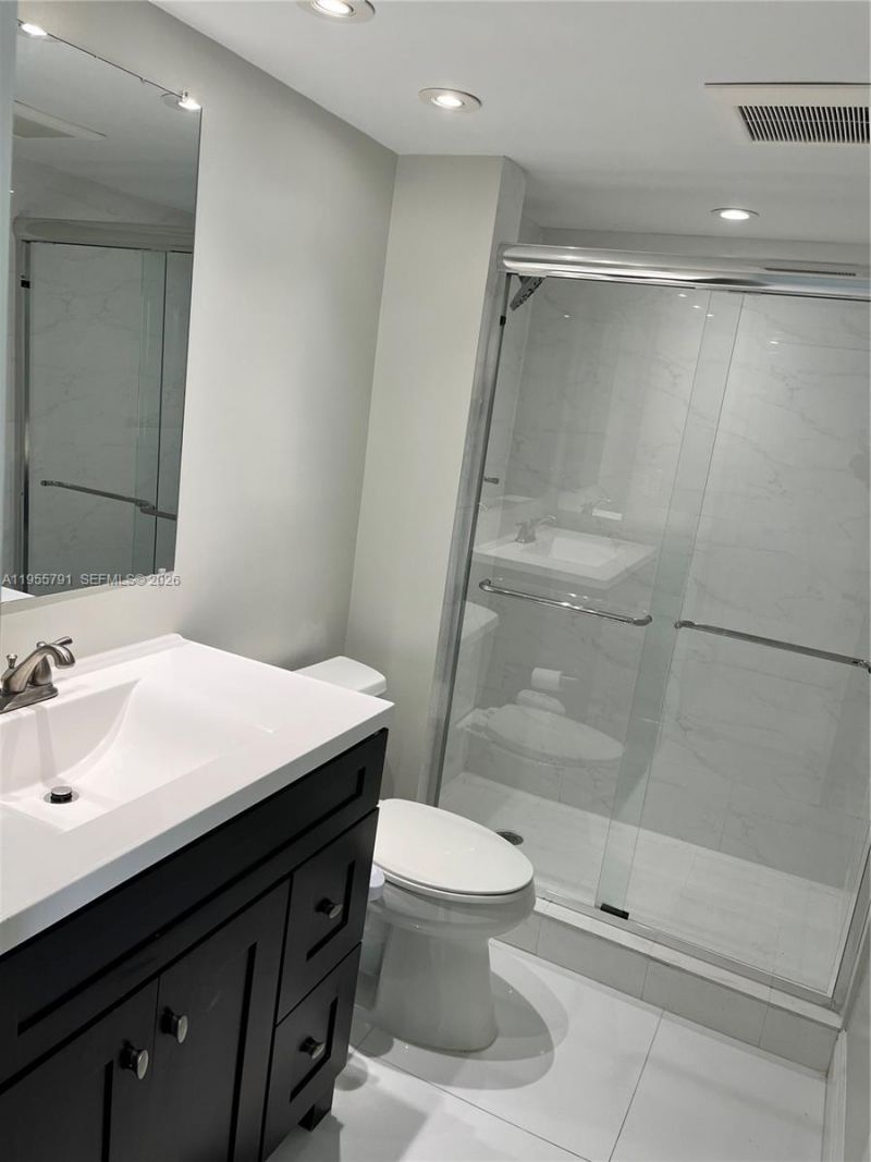 19707 Turnberry Way , Unit 24A, Aventura, FL 33180 Photo