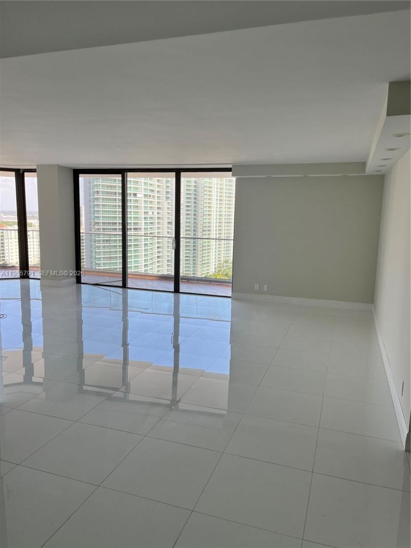 19707 Turnberry Way , Unit 24A, Aventura, FL 33180 Photo