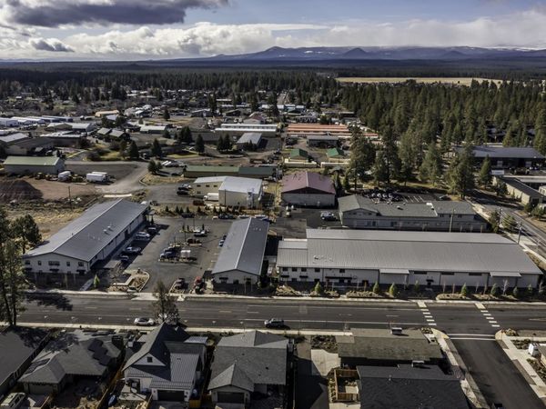 275 W Lundgren Mill Drive, Sisters, OR 97759