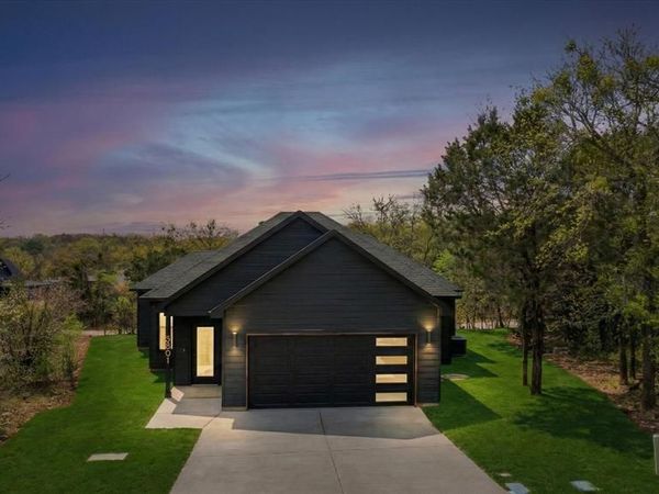 5801 Barkridge Drive, Granbury, TX 76048