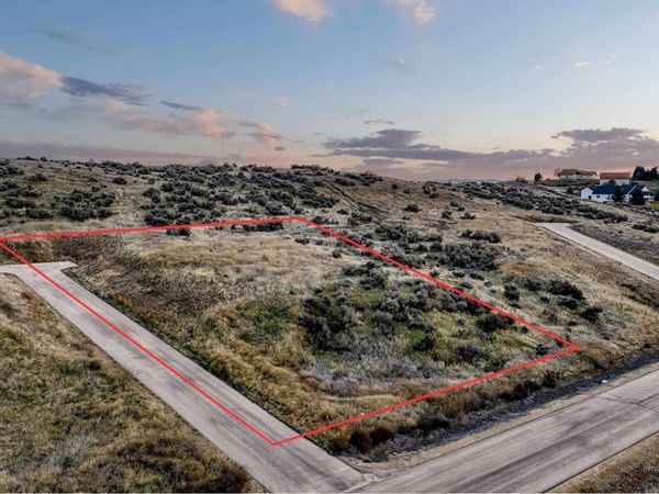 7167 Sidewinder Rd, Star, ID 83669