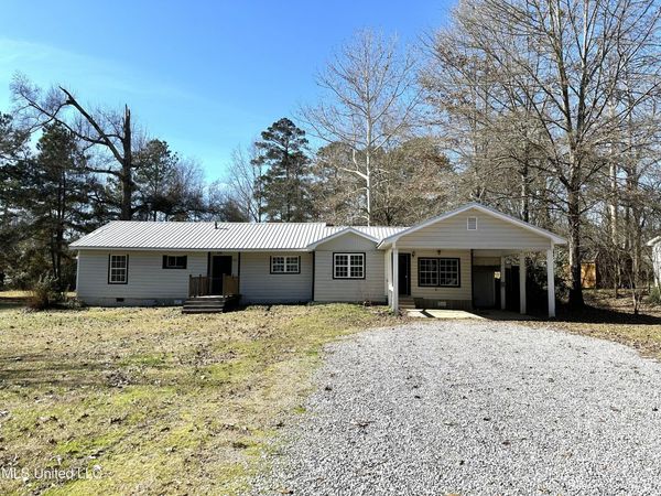 607 Hillsboro Street, Forest, MS 39074