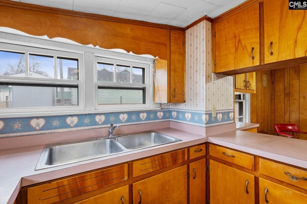 118 Glenn Street Photo 10