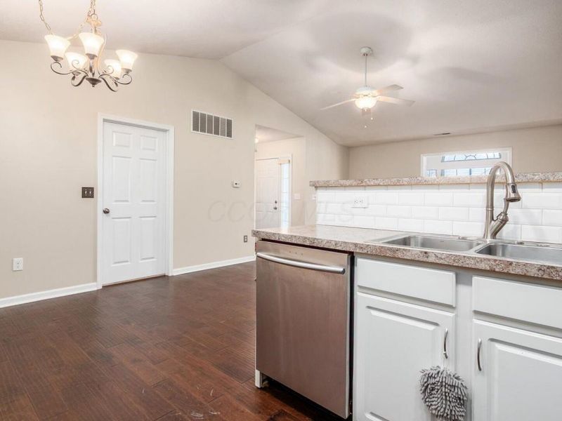 646 Fairbury Way, Unit 14B, Blacklick, OH 43004 Photo 19