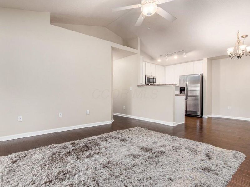 646 Fairbury Way, Unit 14B, Blacklick, OH 43004 Photo 6