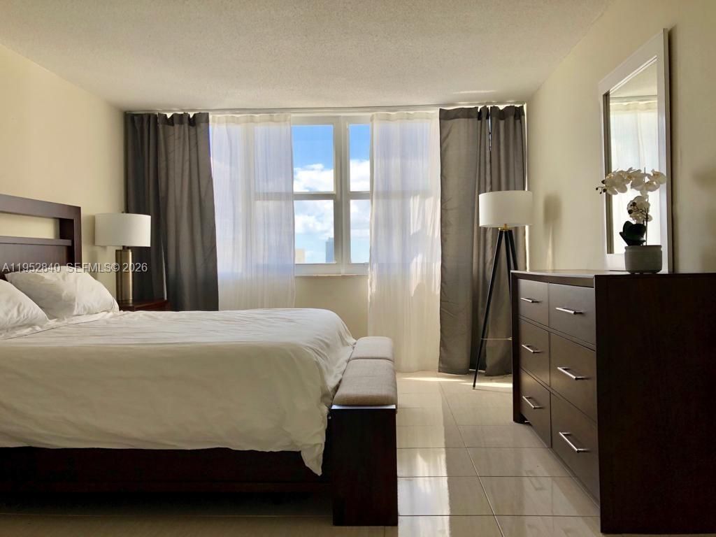 3140 S Ocean Dr, Unit 1901, Hallandale Beach, FL 33009 Photo