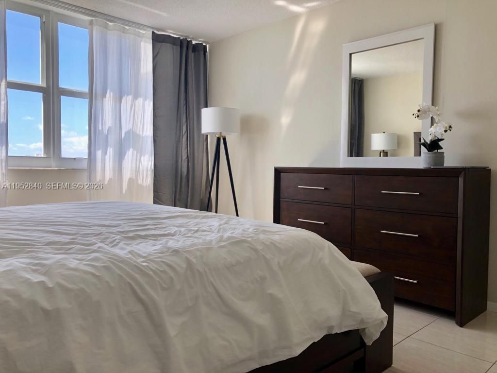 3140 S Ocean Dr, Unit 1901, Hallandale Beach, FL 33009 Photo