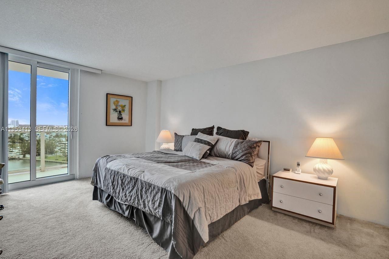 100 Bayview Dr, Unit 1401, Sunny Isles Beach, FL 33160 Photo