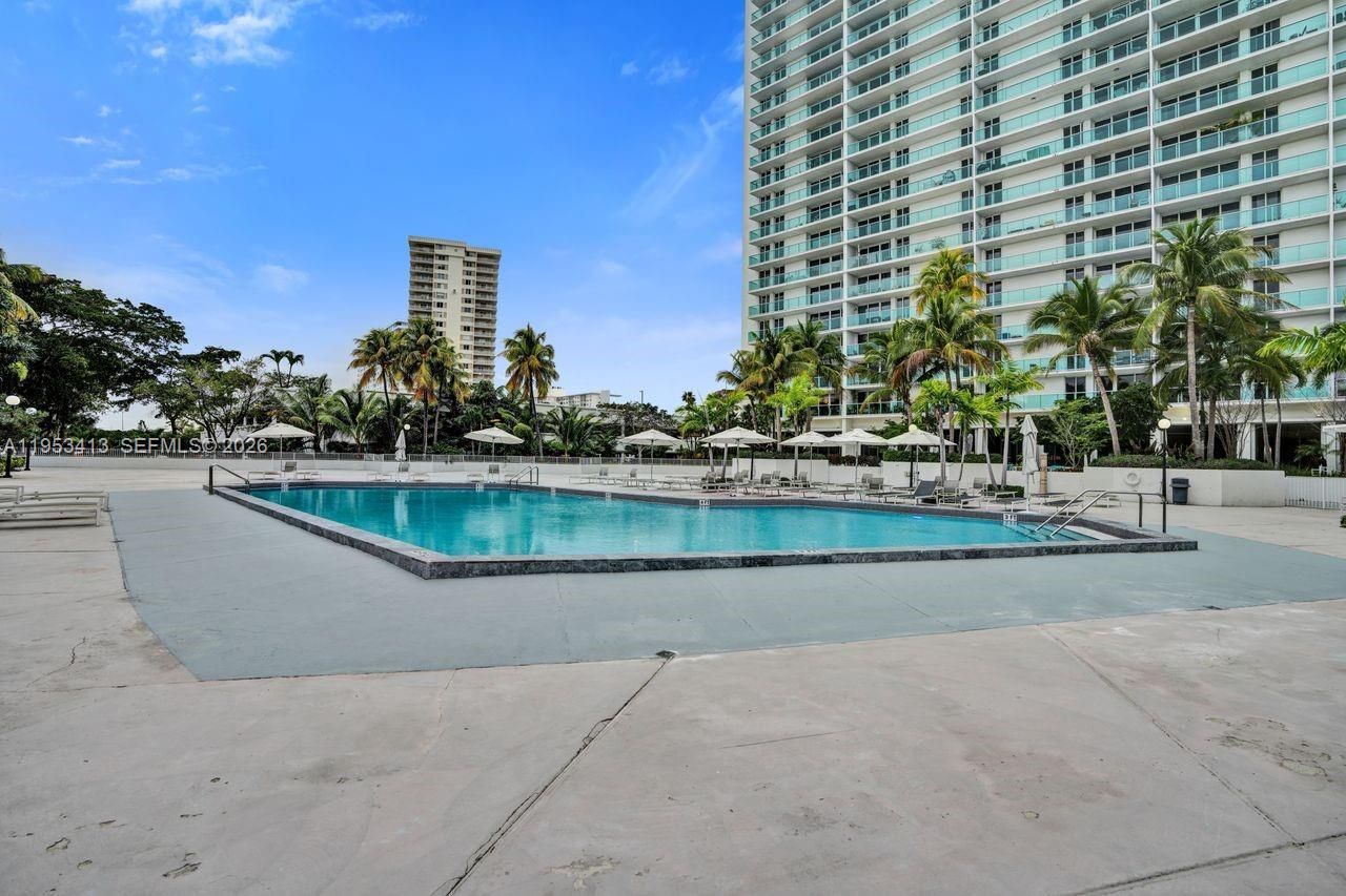 100 Bayview Dr, Unit 1401, Sunny Isles Beach, FL 33160 Photo