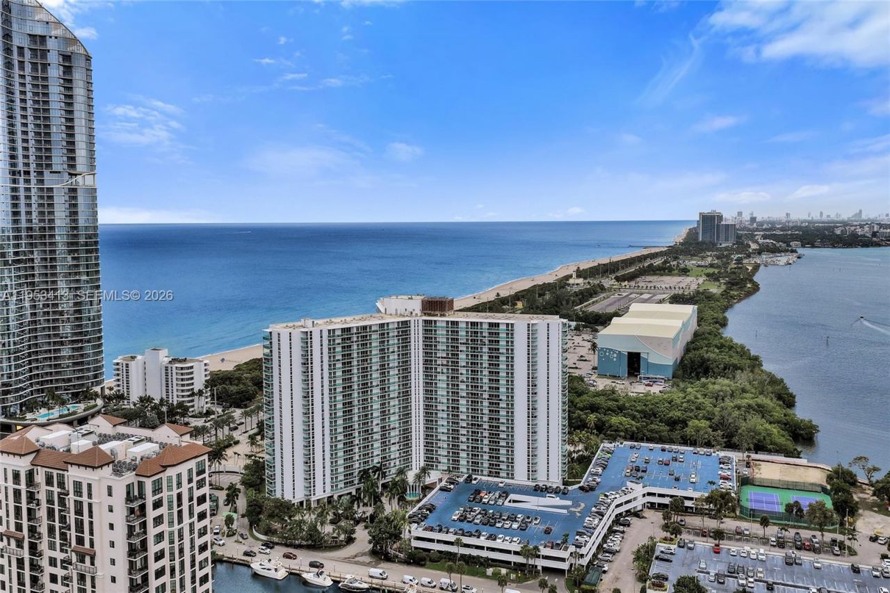 100 Bayview Dr, Unit 1401, Sunny Isles Beach, FL 33160 Photo