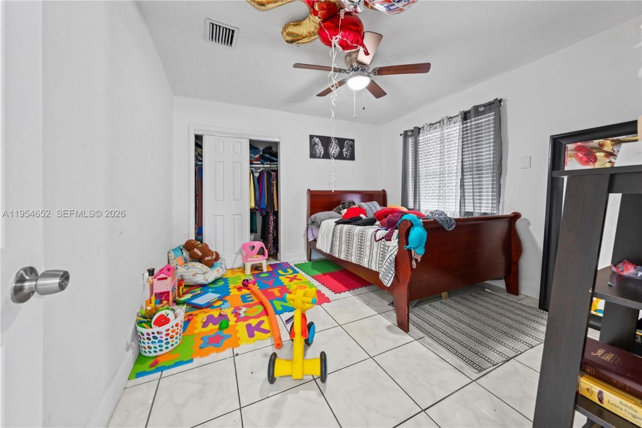 2110 NW 34th St , Miami, FL 33142 Photo