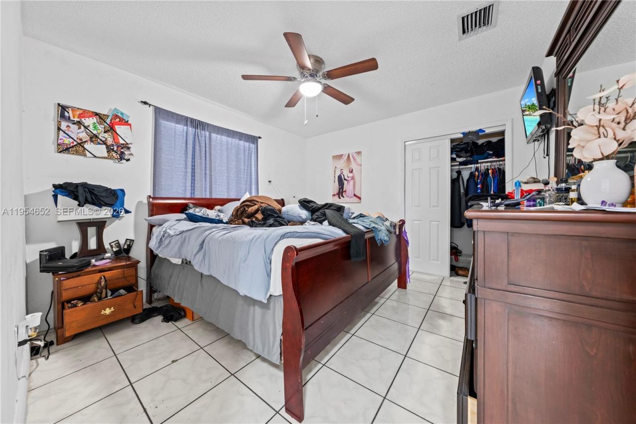 2110 NW 34th St , Miami, FL 33142 Photo