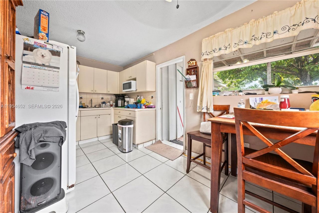 2110 NW 34th St , Miami, FL 33142 Photo