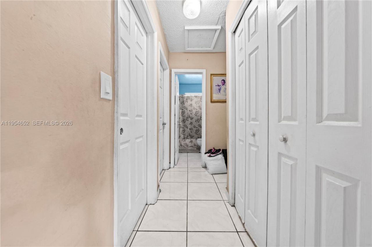 2110 NW 34th St , Miami, FL 33142 Photo