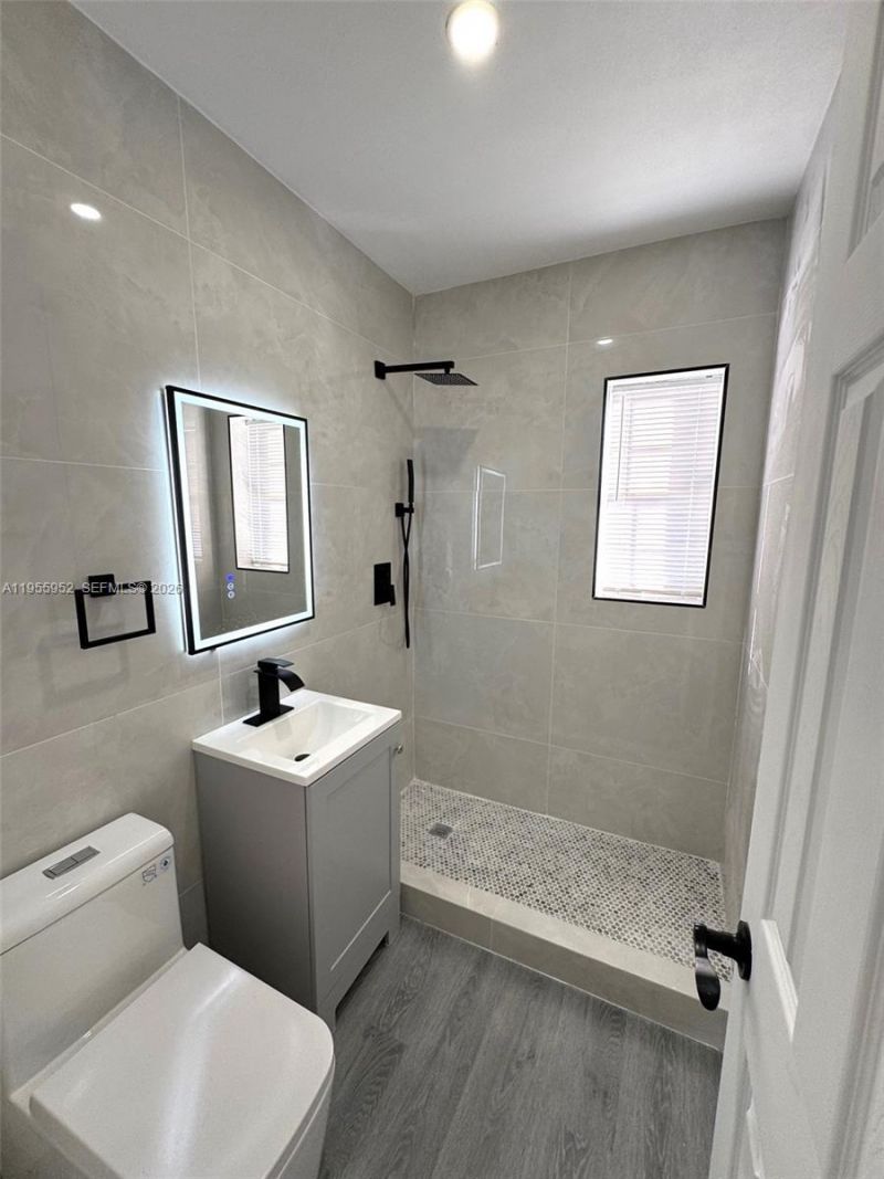 9221 Broad Manor Rd, Miami, FL 33147 Photo