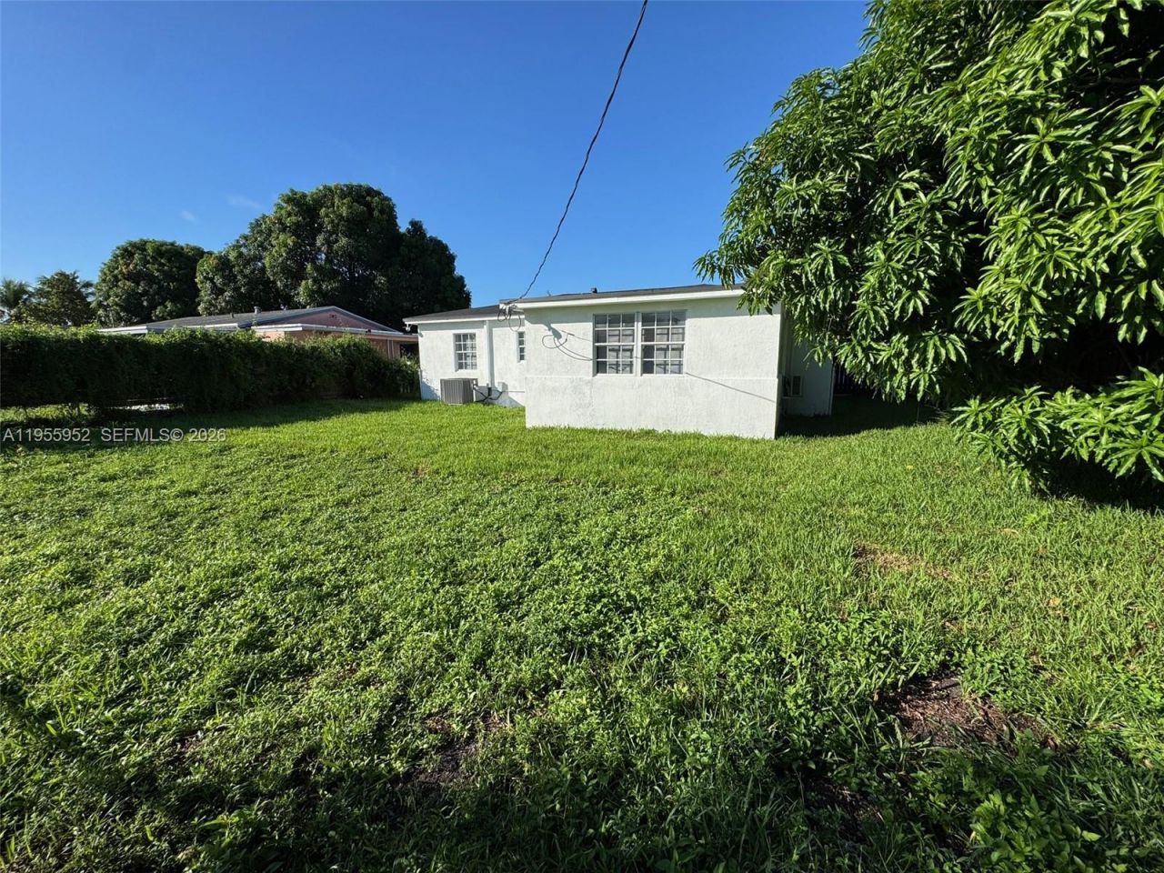 9221 Broad Manor Rd, Miami, FL 33147 Photo