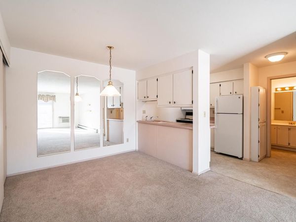 8530 W Waterford AVENUE, Unit 5, Greenfield, WI 53228