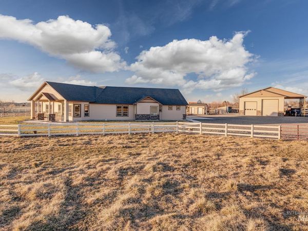 6916 E Brindle Point Dr, Nampa, ID 83687